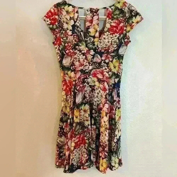 Abercrombie & Fitch Sleeveless Floral Midi Dress - Picture 3 of 3